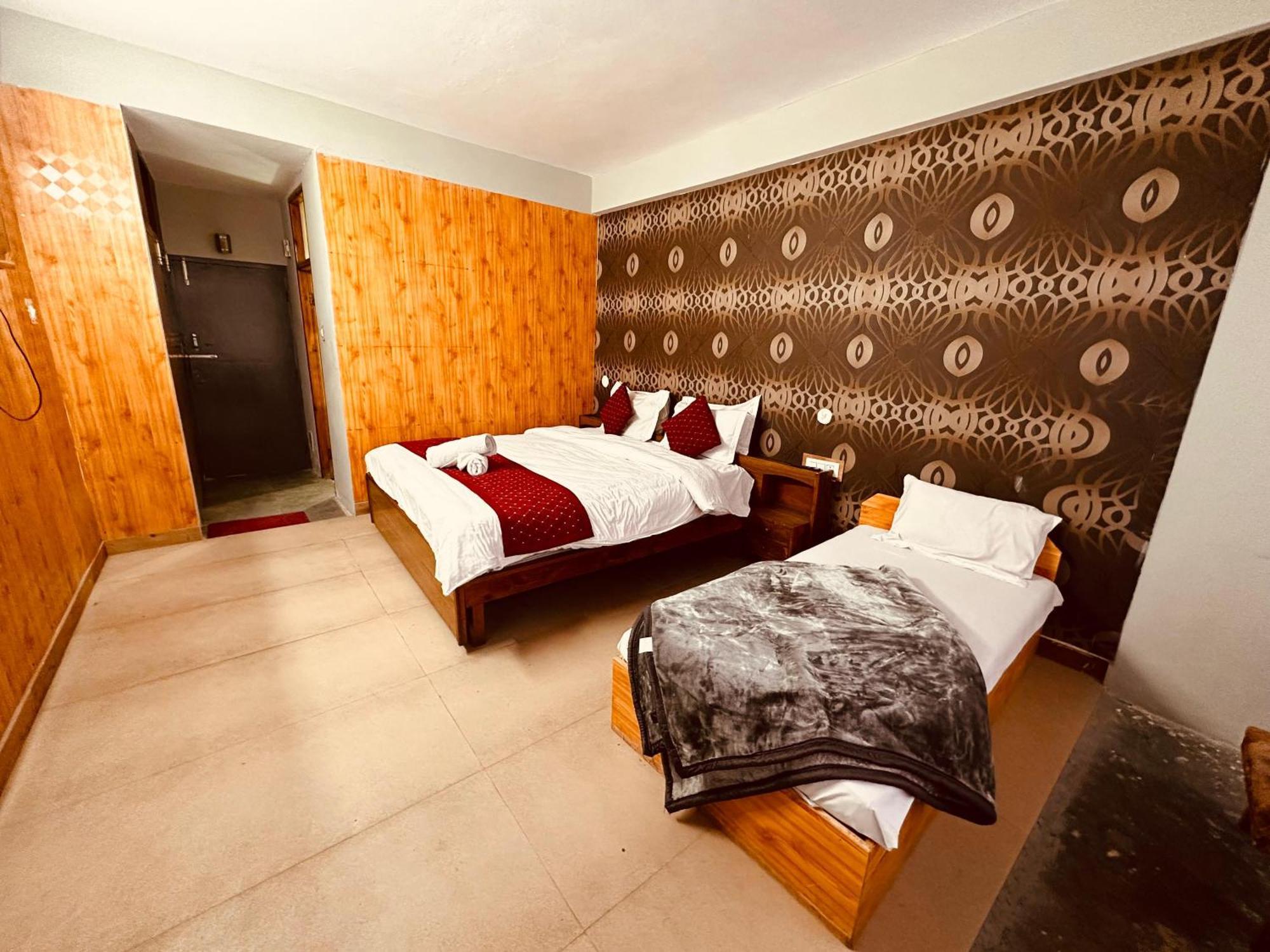 Hotel D Kanchan Manali Extérieur photo