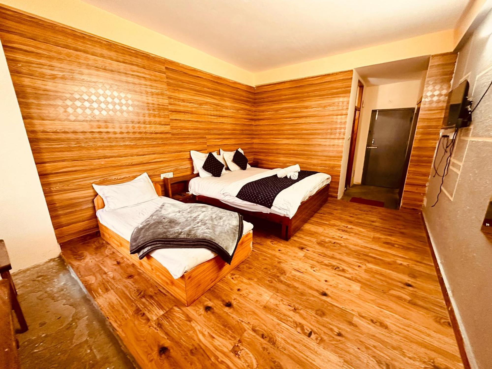 Hotel D Kanchan Manali Extérieur photo