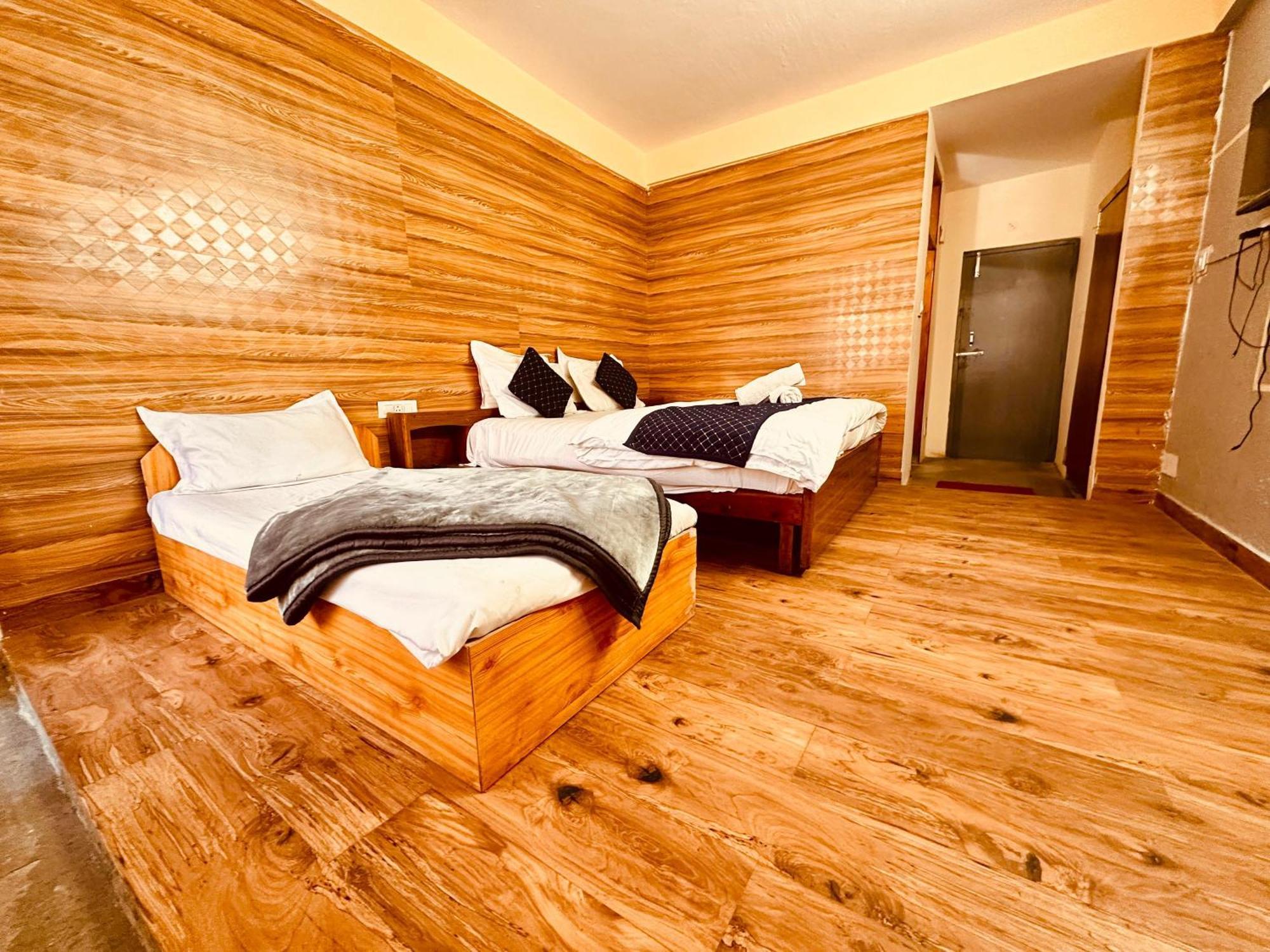 Hotel D Kanchan Manali Extérieur photo