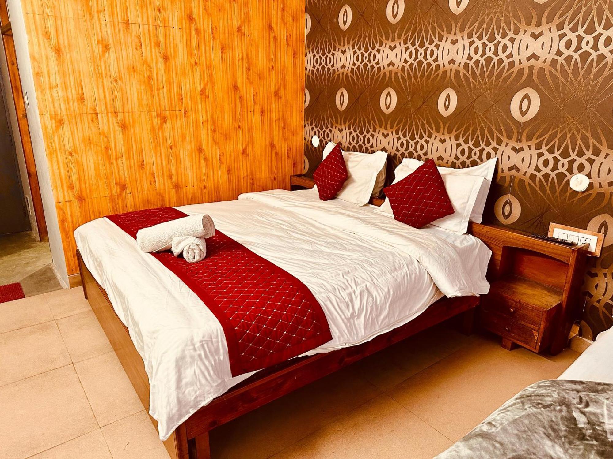 Hotel D Kanchan Manali Extérieur photo